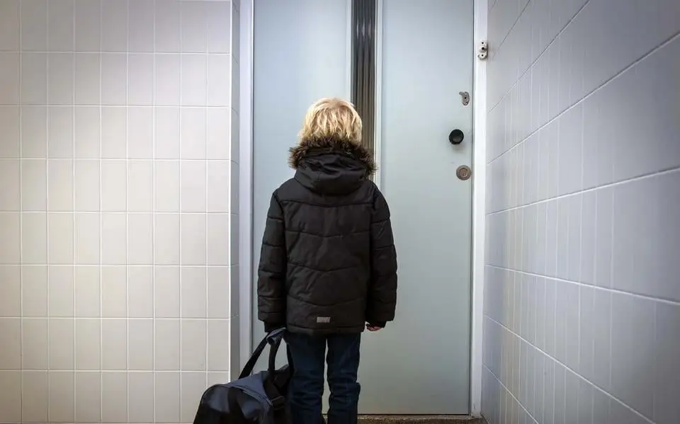 Drie maanden cel voor leraar (43) basisschool Kollum voor ontucht met oud-leerling (12)