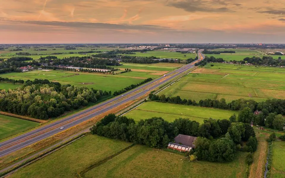 Gebruik geld Lelylijn voor verbetering bestaande spoor | opinie