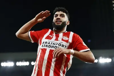 Waarom Peter Bosz besloot om Ismael Saibari nu wel voor de spreekwoordelijke bus te gooien