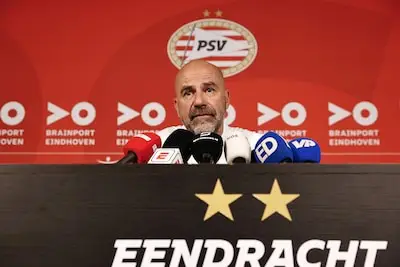 Peter Bosz mist maar twee spelers in de topper tegen Ajax en vertelt wat zijn spelers moeten doen