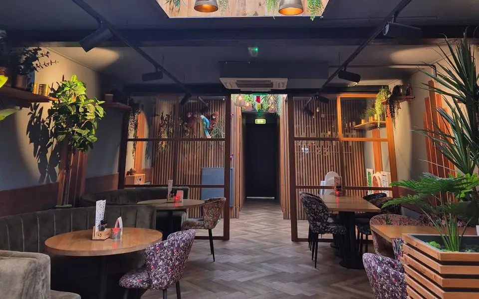 Lunchen met zicht op bolle boeddhabuik bij Markt23 in Drachten | restaurantrecensie