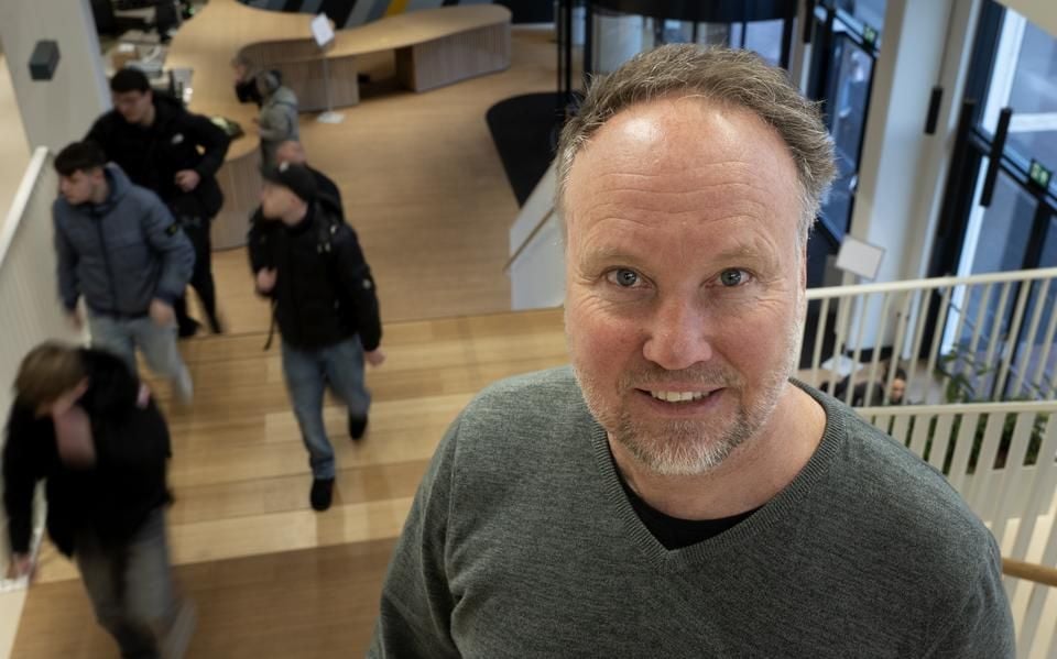 Waarom een vak leren betekenisvol is. Practor Henk tilt mbo’ers op het podium