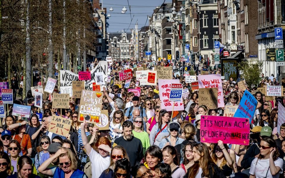 Succesvolle Feminist March laat wrange realiteit van het feminisme anno 2025 zien | opinie