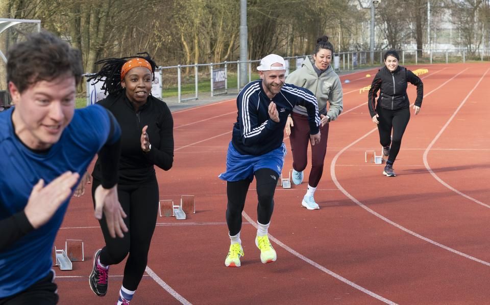 Tryater speelt ‘Foekje’ in gymzalen. Maar Foekje Dillema krijg je niet te zien. ‘In atleet kiest der net foar’