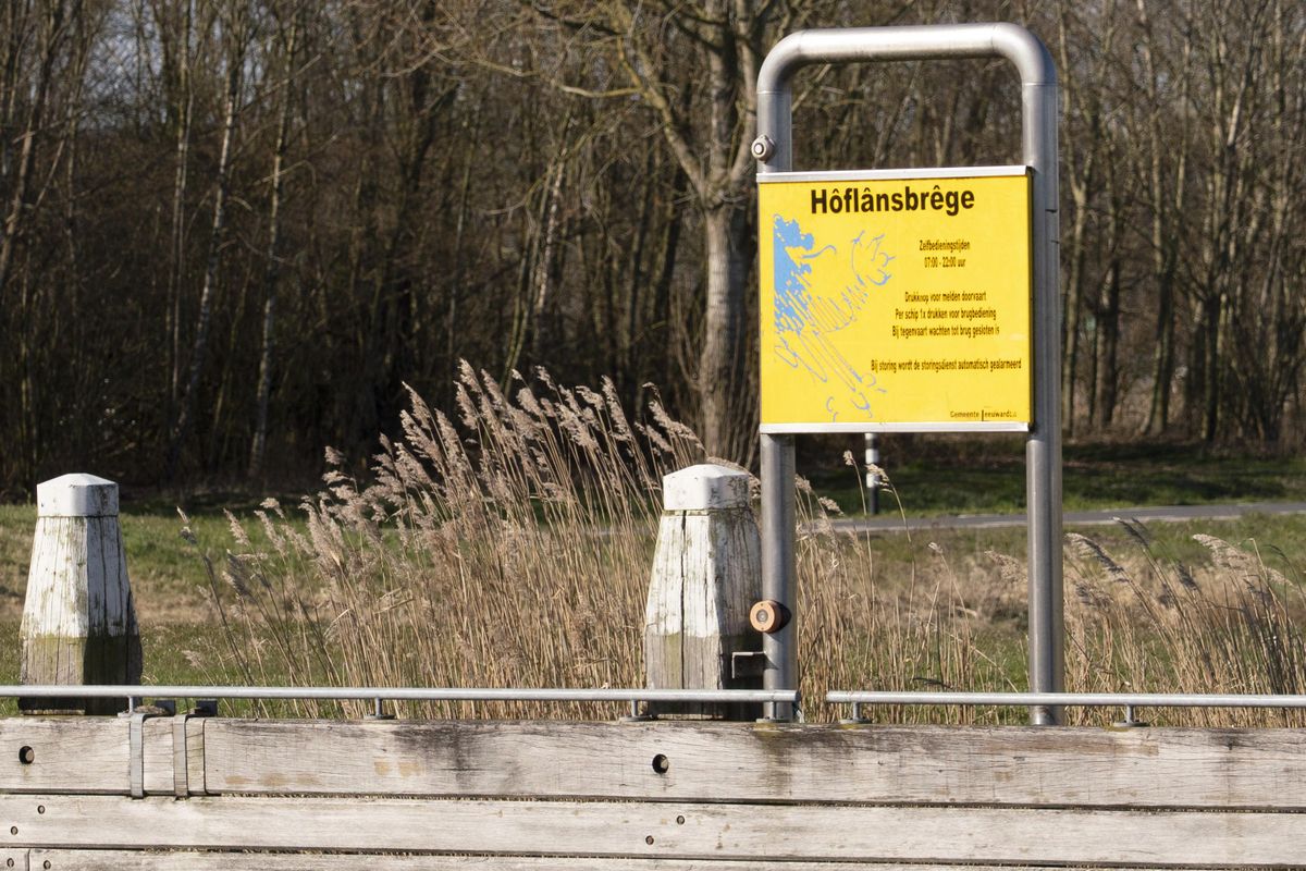 Vrees voor gevaarlijke situaties bij bruggen na afschaffen watersport-app provincie: ‘Het valt ze rauw op het dak’