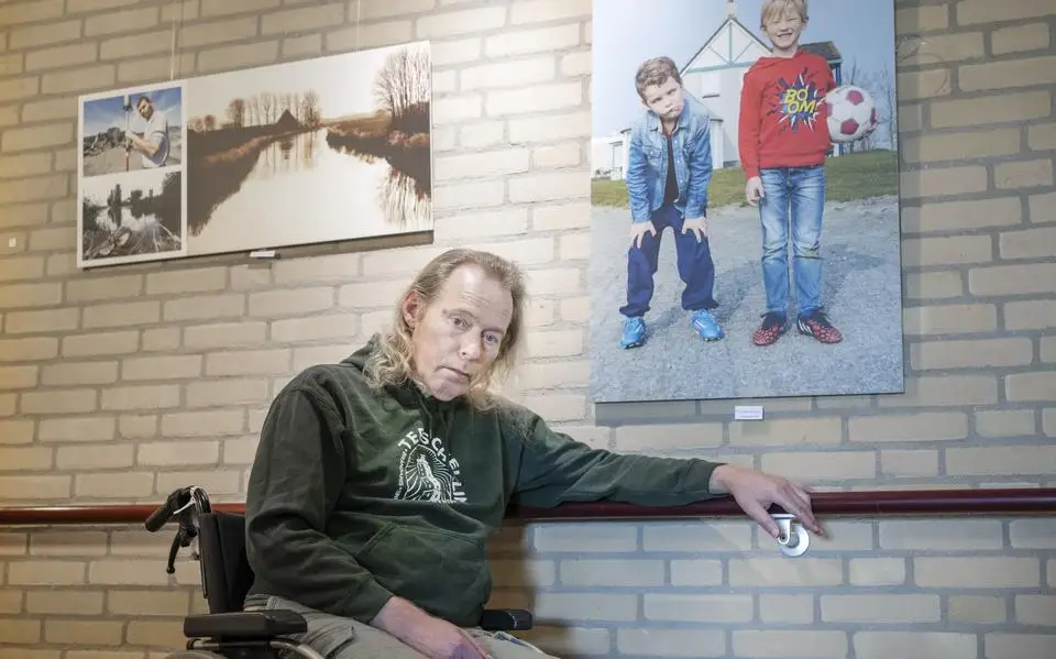 Fotograaf Sipco (60) uit Leeuwarden werd jong getroffen door dementie en kan geen camera meer bedienen. ’Heel ingrijpend’