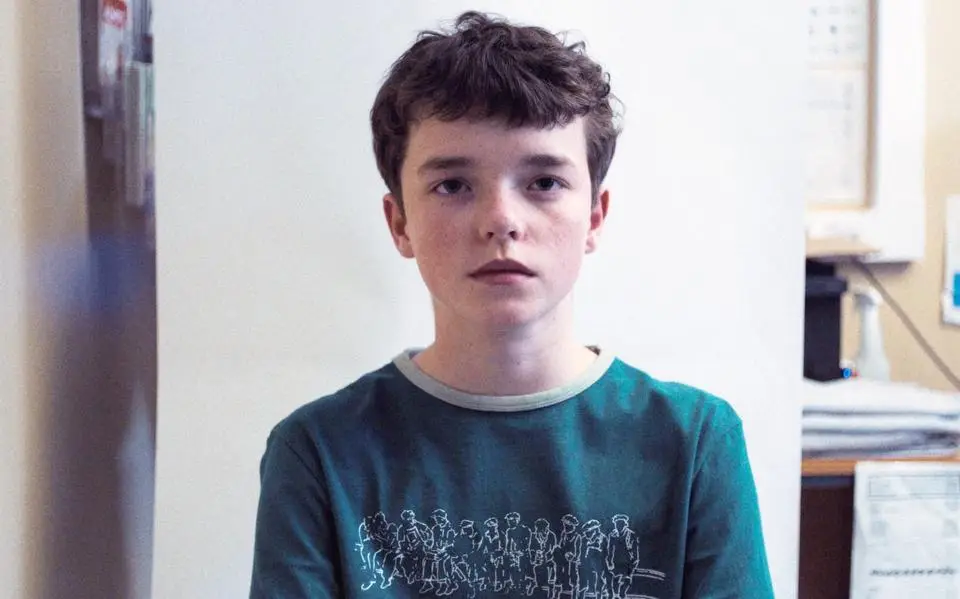 Ouders van pubers kijken met kippenvel naar ‘Adolescence’ op Netflix.  De kiem van de moord ligt online