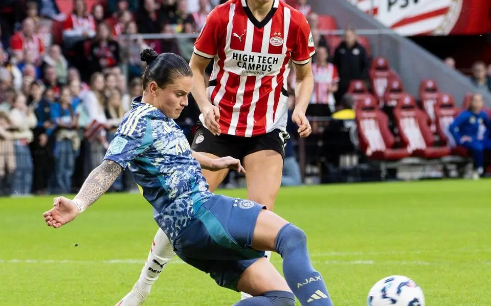Bijzonder: in topper PSV-Ajax is kwart van de voetbalsters Friezin. ‘Wij zijn nuchter en stropen de mouwen op’