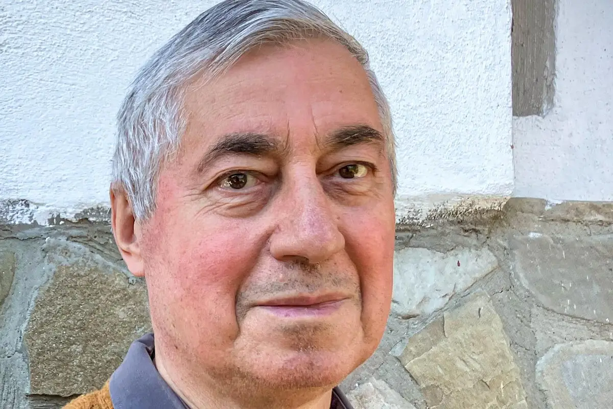 Museumdirecteur Ernest (74) diep geraakt door diefstal gouden helm in Assen. ‘Alsof ik dierbaar familielid ben verloren’
