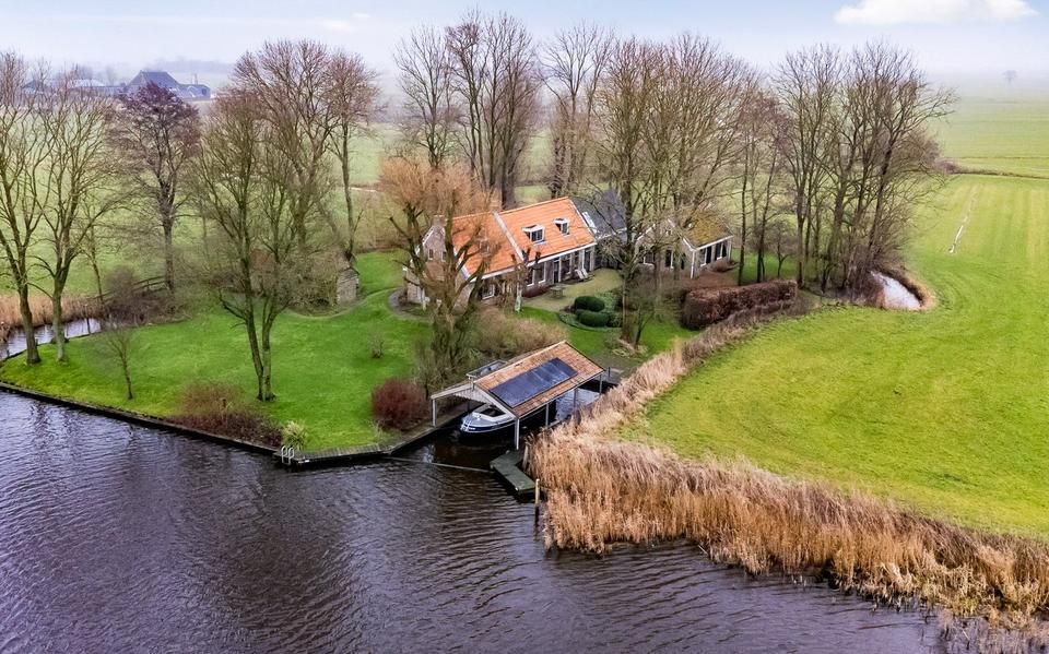 Evert en Jet (69) verkopen hun eigen ‘eiland’ in Miedum: ‘Het is een onverwachte parel’ 