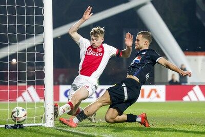 LIVE | FC Eindhoven verdedigt krappe voorsprong in slotfase tegen tien man van Jong Ajax