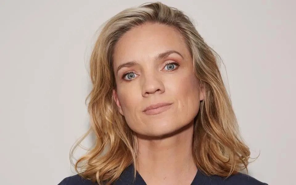 Ze is succesvol actrice, dus waarom wordt Anniek Pheifer uit Veenhuizen nu geschiedenisdocent? ‘Als Mark Rutte het kan...’