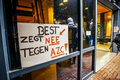 Nog veel vragen over beoogd azc in Best, raad schuift de bal naar college