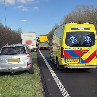 File lost op na botsing tussen auto en vrachtwagen op A58 bij Bavel, op hoogtepunt bijna uur vertraging