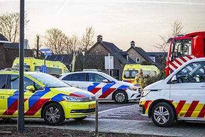 Aanrijding op station in Best, reizigers worden opgevangen door hulpdiensten