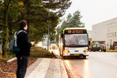 Werknemers BZOB-terrein reizen gratis met openbaar vervoer naar het werk