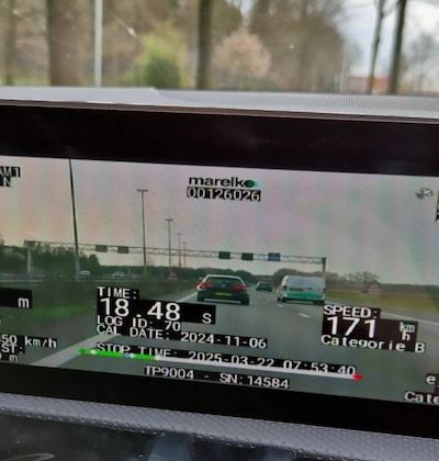 Automobilist (33) rijdt 171 kilometer per uur op A58: ‘Voorlopig kan hij lopend verder’