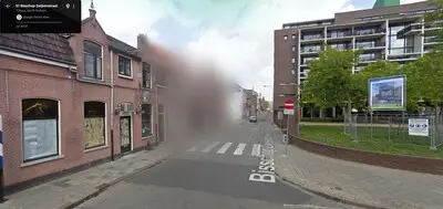 In deze Tilburgse straat is het voor altijd 2009 en zijn de huizen geblurd