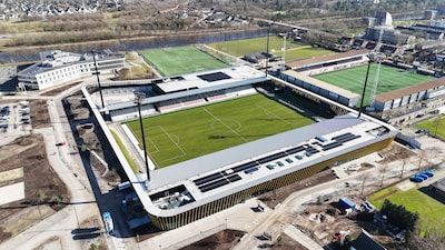 Een rondleiding door het spiksplinternieuwe stadion van Helmond Sport: ‘Soms gaat hier spontaan een alarm af’