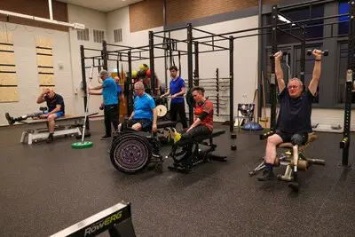 Op armkracht naar de finish, een klim van 20 km voor handbikers van Libra