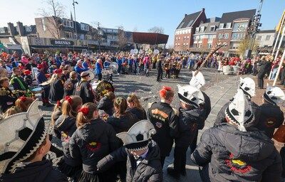 Klompengat Best ‘Bloast Um Op’ tijdens kapellenfestival