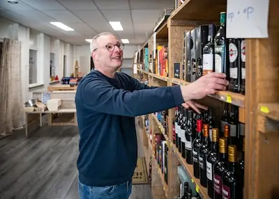 Na ruim vijftig jaar verliest Mierlose­weg in Helmond zijn slijter, want Luc (54) is gestopt: ‘Te grote onzekerhe­den’