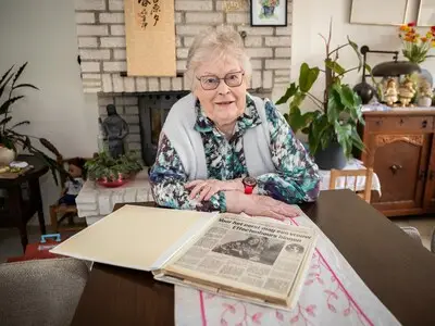 ‘Koersen stijgen, peil daalt’; Eindhovense Ine (82) was vijftig jaar geleden de eerste vrouw op de beursvloer