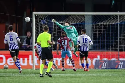 LIVE | FC Eindhoven leeft weer na onthutsende start: Van Schuppen maakt aansluitingstreffer