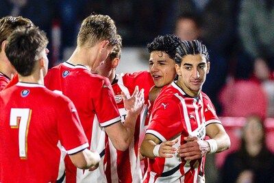 Jong PSV zet punt achter erbarmelijke serie, dankzij het rendement van deze aanvaller