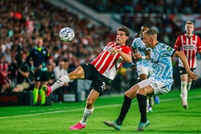 LIVE | Volle focus op de eredivisie: PSV moet winnen van laagvlieger RKC in strijd om de titel