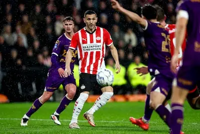 KNVB ziet nog geen reden om PSV-Ajax af te gelasten na tbc-bestemming Lucas Pérez