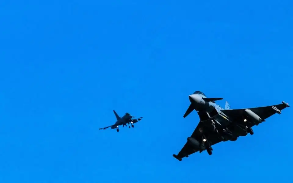Hoe klinkt Ramstein Flag? Kijk en luister hier naar de vertrekkende vliegtuigen