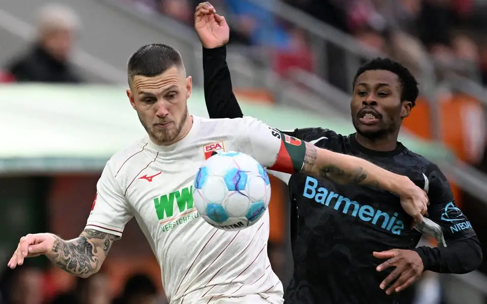 Niet gek te krijgen: Jeffrey Gouweleeuw voetbalt zich relaxed naar ‘Rekord’ in de Bundesliga