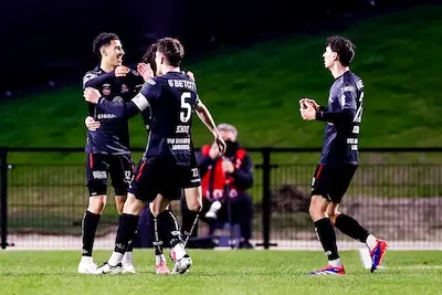 LIVE | Helmond Sport en Jong PSV maken er nog geen spektakel van, thuisploeg leidt nog door goal jongeling