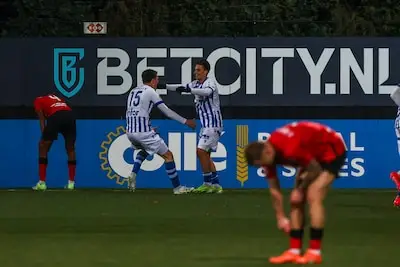 LIVE | Weinig verrassingen in opstellingen van FC Eindhoven en Helmond Sport