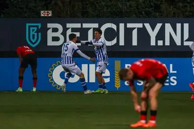 LIVE | Krankzinnige derby tussen FC Eindhoven en Helmond Sport krijgt vervolg in Jan Louwers Stadion