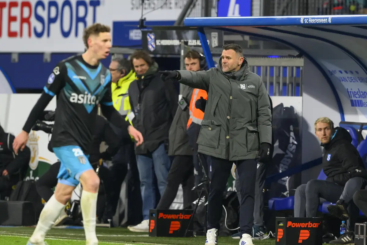 Henk Brugge mist creativiteit en daadkracht bij SC Heerenveen: ‘Eigenlijk het hele seizoen al het geval’