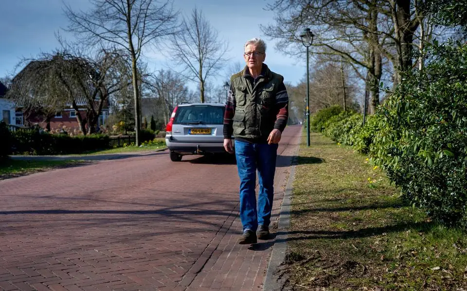 Henk uit Kortehemmen vecht al jaren voor veilig wandelpad tussen zijn dorp en Boornbergum