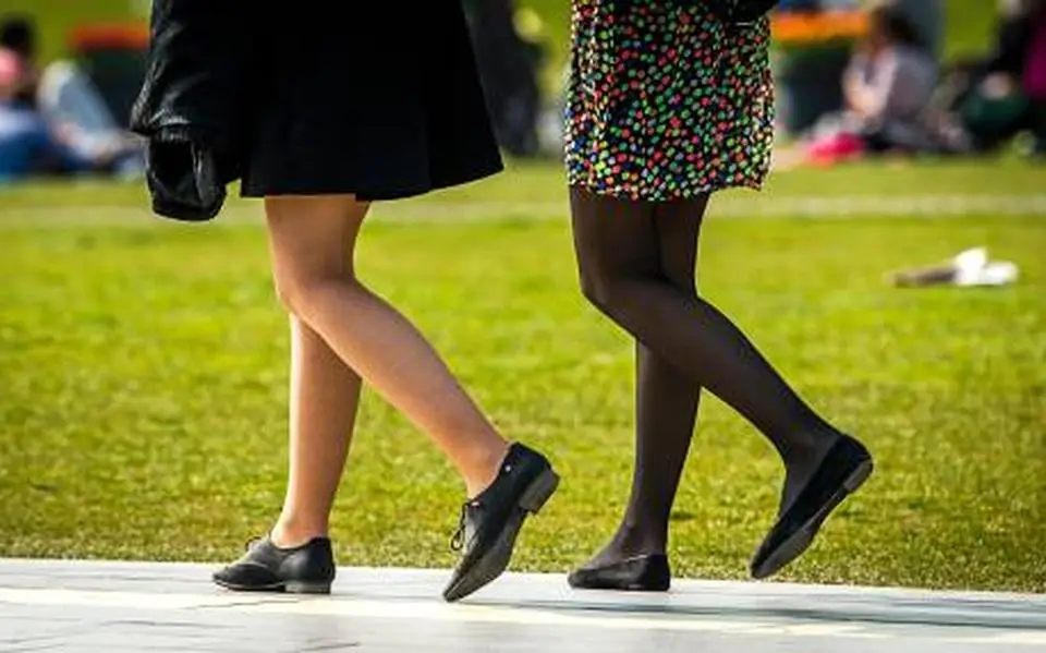 Hoezo rokjesdag? Waarom we de taalvondst voor het begin van de lente nu door een andere bril bekijken