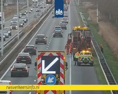 Kapotte vrachtwagen zorgt voor vertraging op de A58 richting Tilburg, weg weer vrij