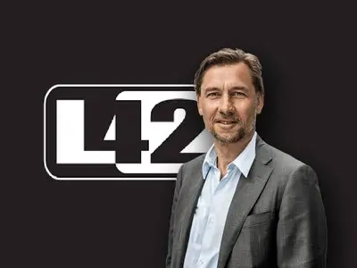 Maarten Doorman bij 111e editie Kunstlokaal42