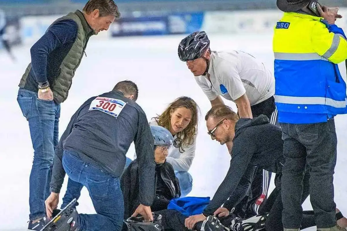Prinses Margriet (82) komt ten val op ijs van Thialf in Heerenveen