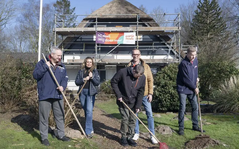 Kruidenspiraal, zwerfafval en leasevarkens. Friesland doet mee aan NLdoet