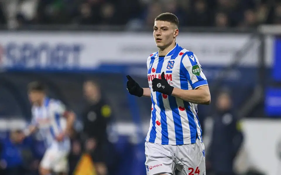 Aanvoerder op zijn zeventiende, doelpuntenmachine en voor niemand bang: een kennismaking met SC Heerenveen-spits Milos Lukovic