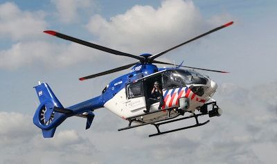 Politie zoekt met helikopter boven Tilburg naar vermiste 70-jarige vrouw, vertrok met rollator