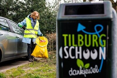 Gebruikte tampons, glasscherven en lege hamburgerdoosjes: wie goed kijkt ziet overal zwerfafval in Tilburg