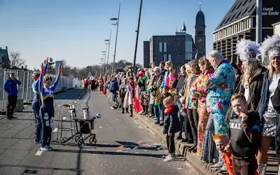 Helmond viert carnaval op hoogte: luchtbrug viaduct wordt het nieuwe uitzichtpunt
