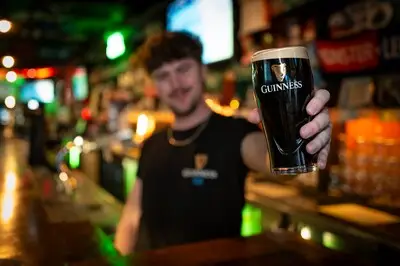 ‘Slechtste pint ooit’ en lege fusten: Ierse pubs in Tilburg kunnen geen Guinness schenken