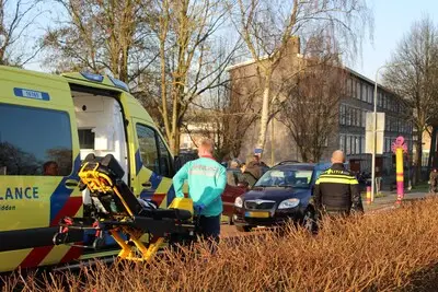 Voetganger aangereden in Boskoop, slachtoffer per ambulance naar ziekenhuis vervoerd