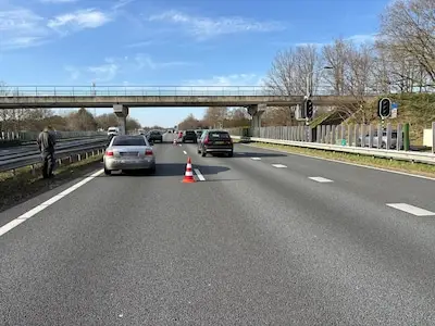 Ongeval op A2 bij Maarheeze: verkeer richting Eindhoven loopt vast